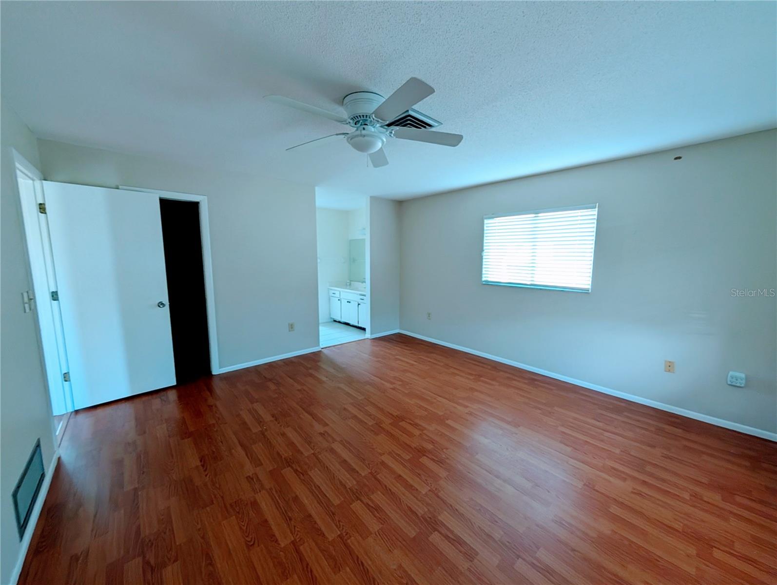 Image 10 of 17 For 505 Rubens Drive 505