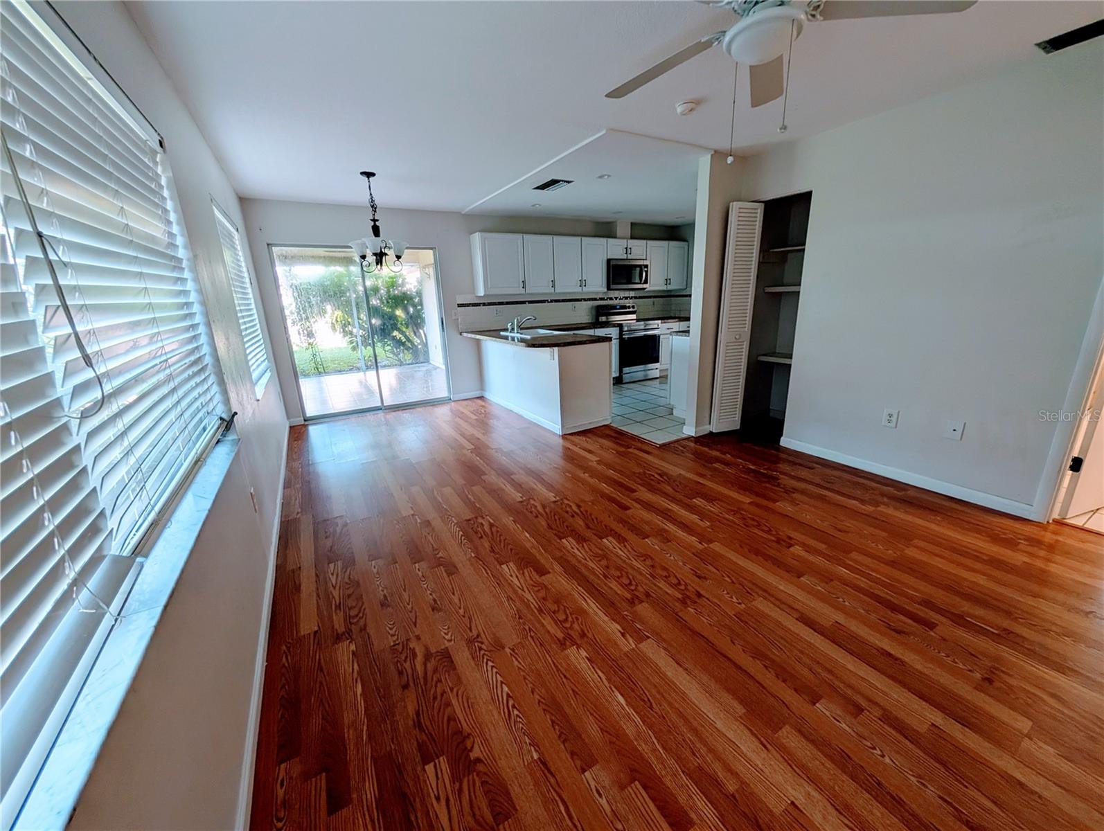 Image 9 of 17 For 505 Rubens Drive 505