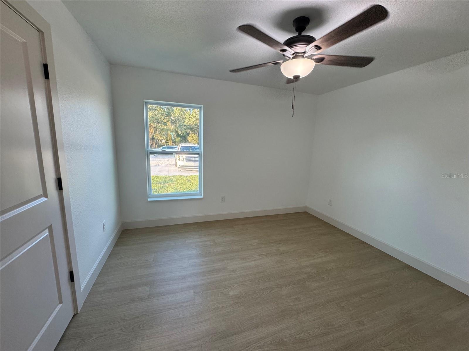 Image 16 of 19 For 8549 Slater Street