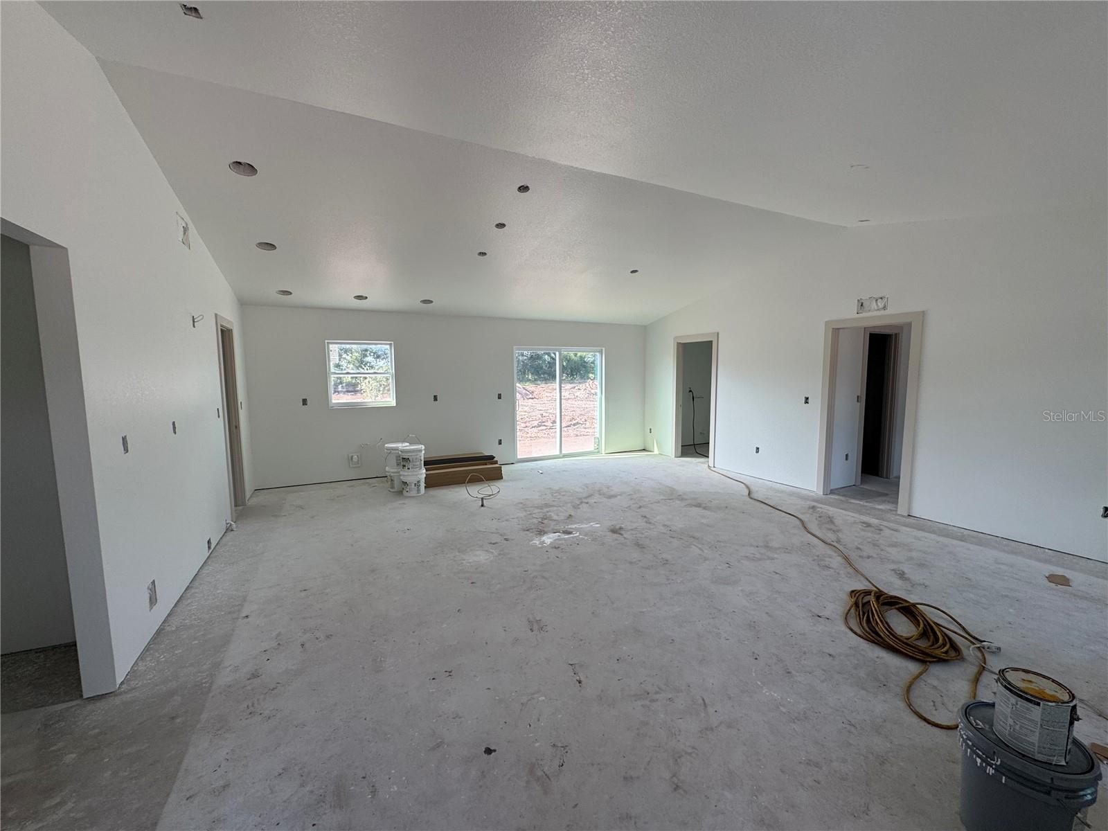 Image 3 of 13 For 8549 Slater Street