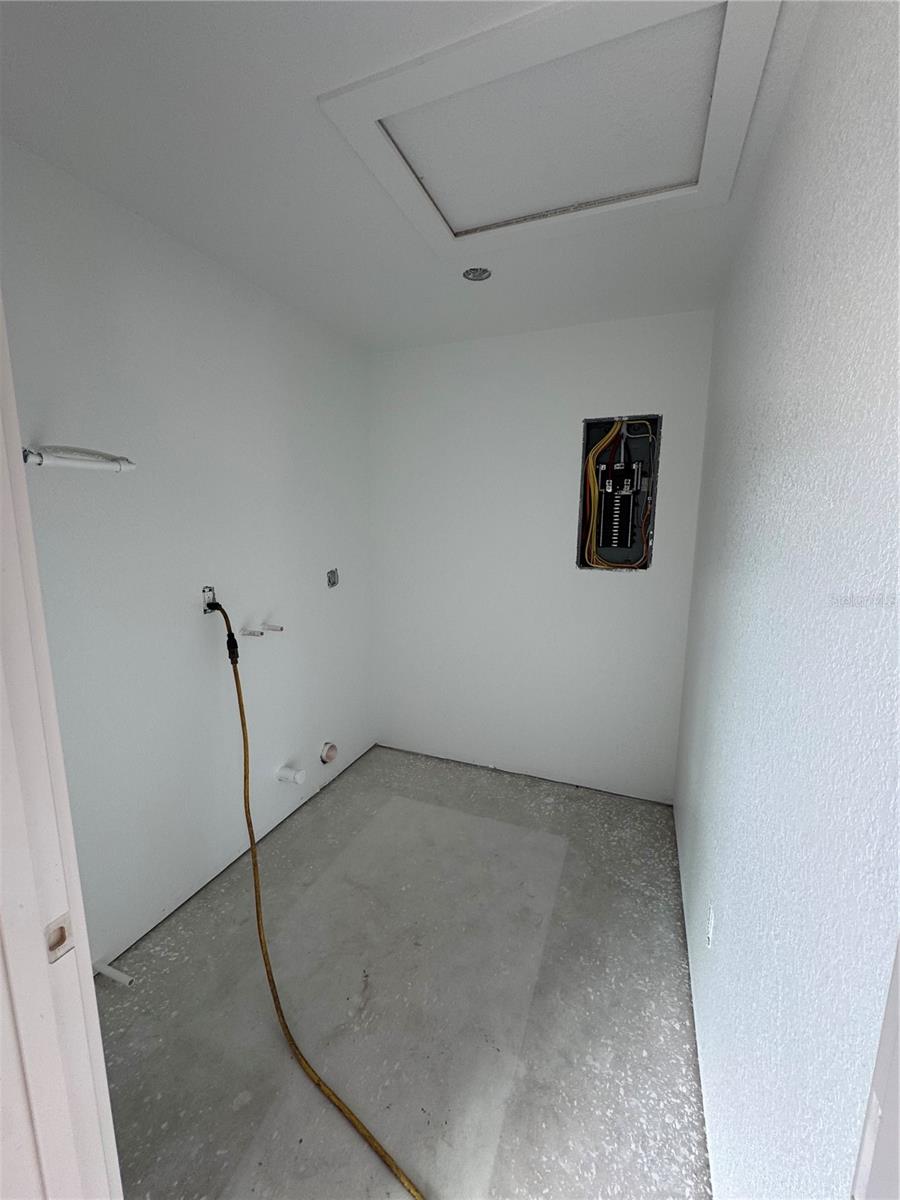 Image 8 of 13 For 8549 Slater Street