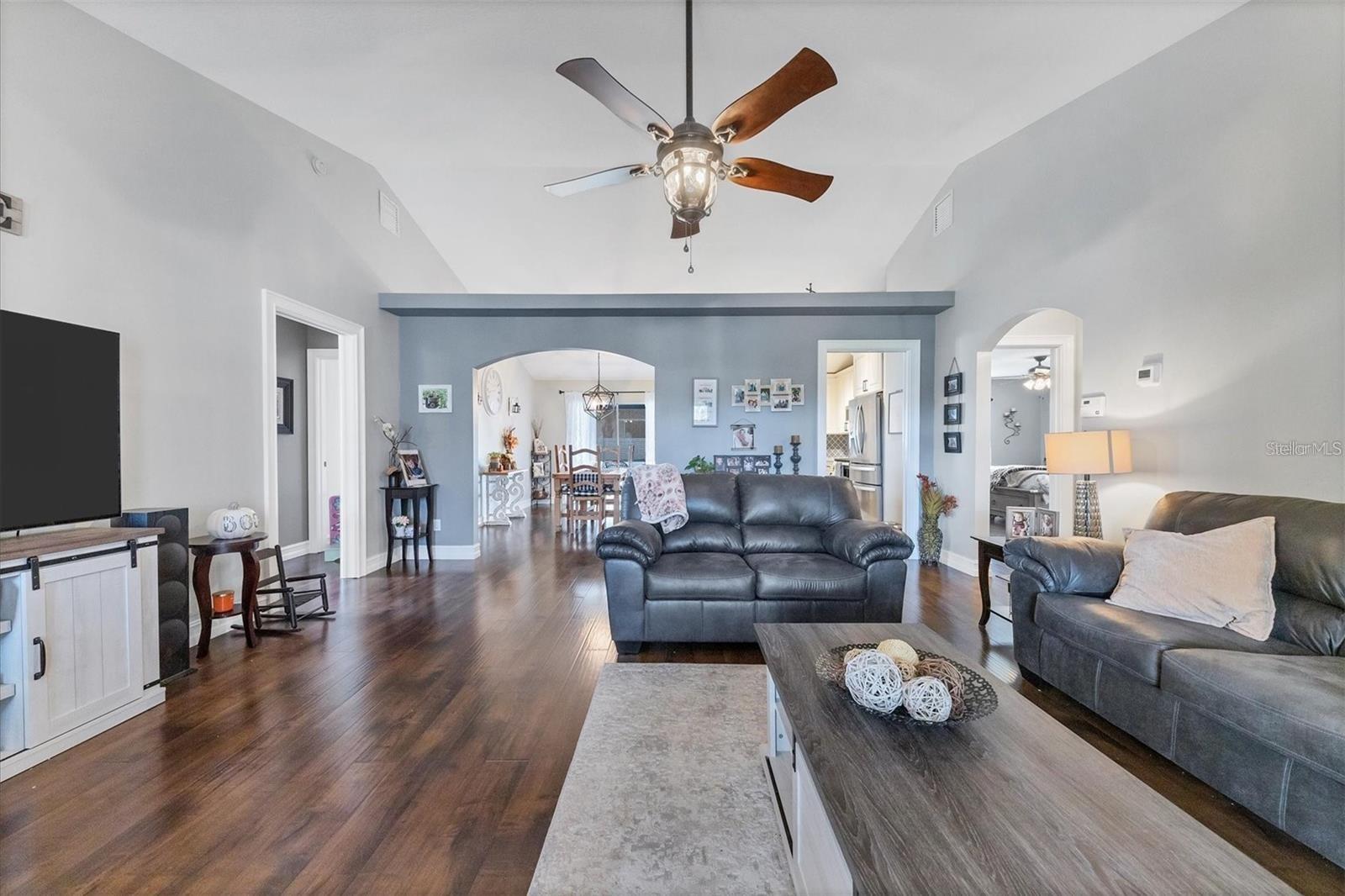 Image 5 of 40 For 4624 73rd Street E