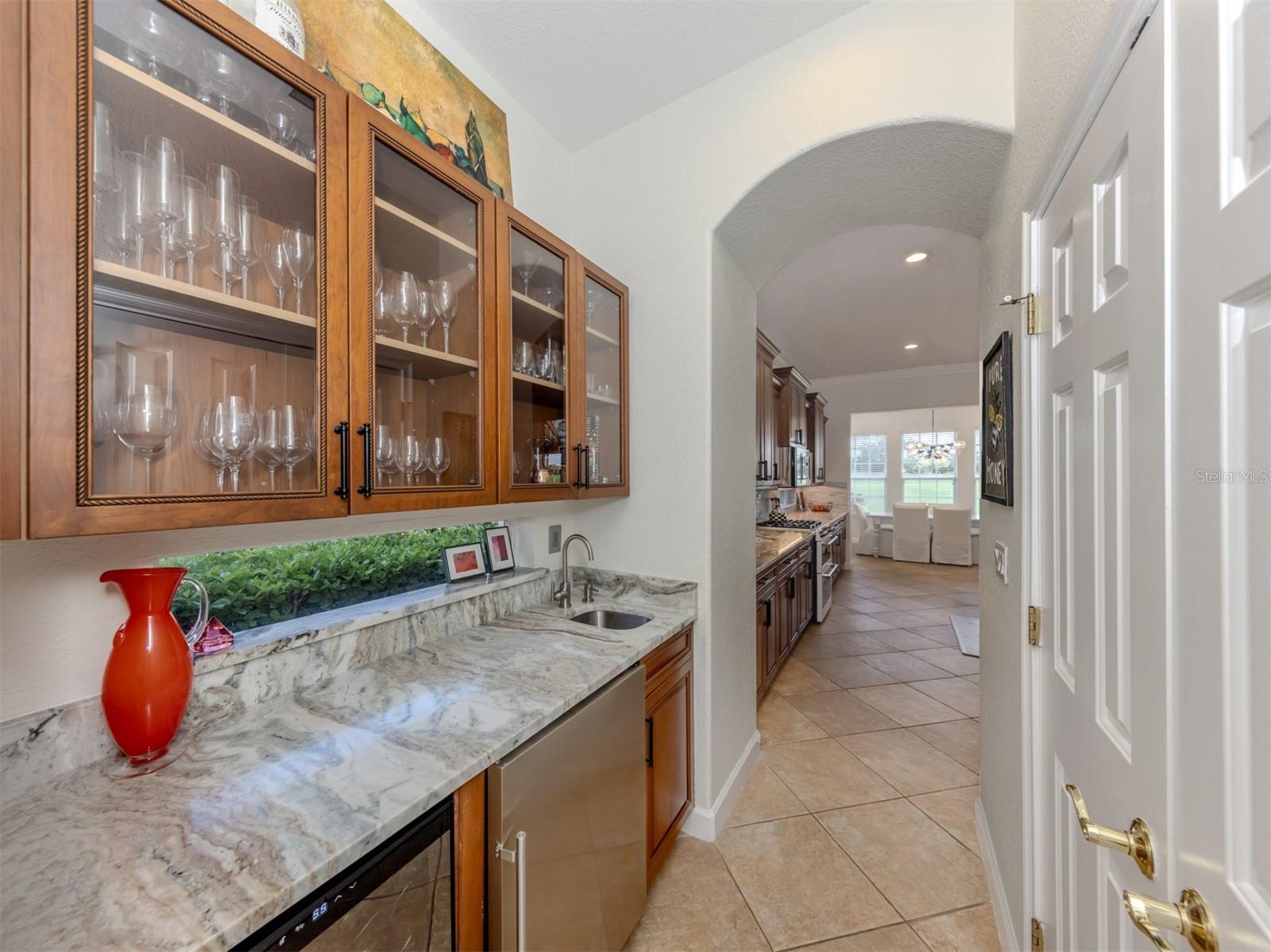Image 14 of 77 For 258 Montelluna Drive