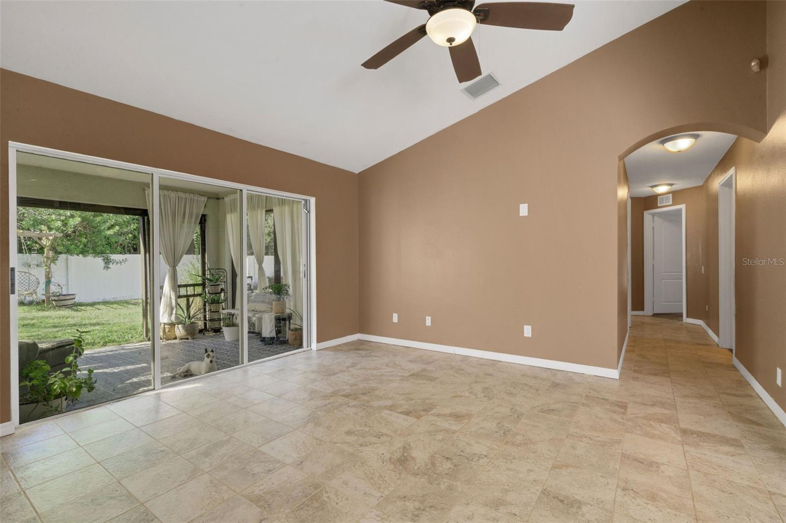 Listing photo id 13 for 11567 Misty Isle Lane
