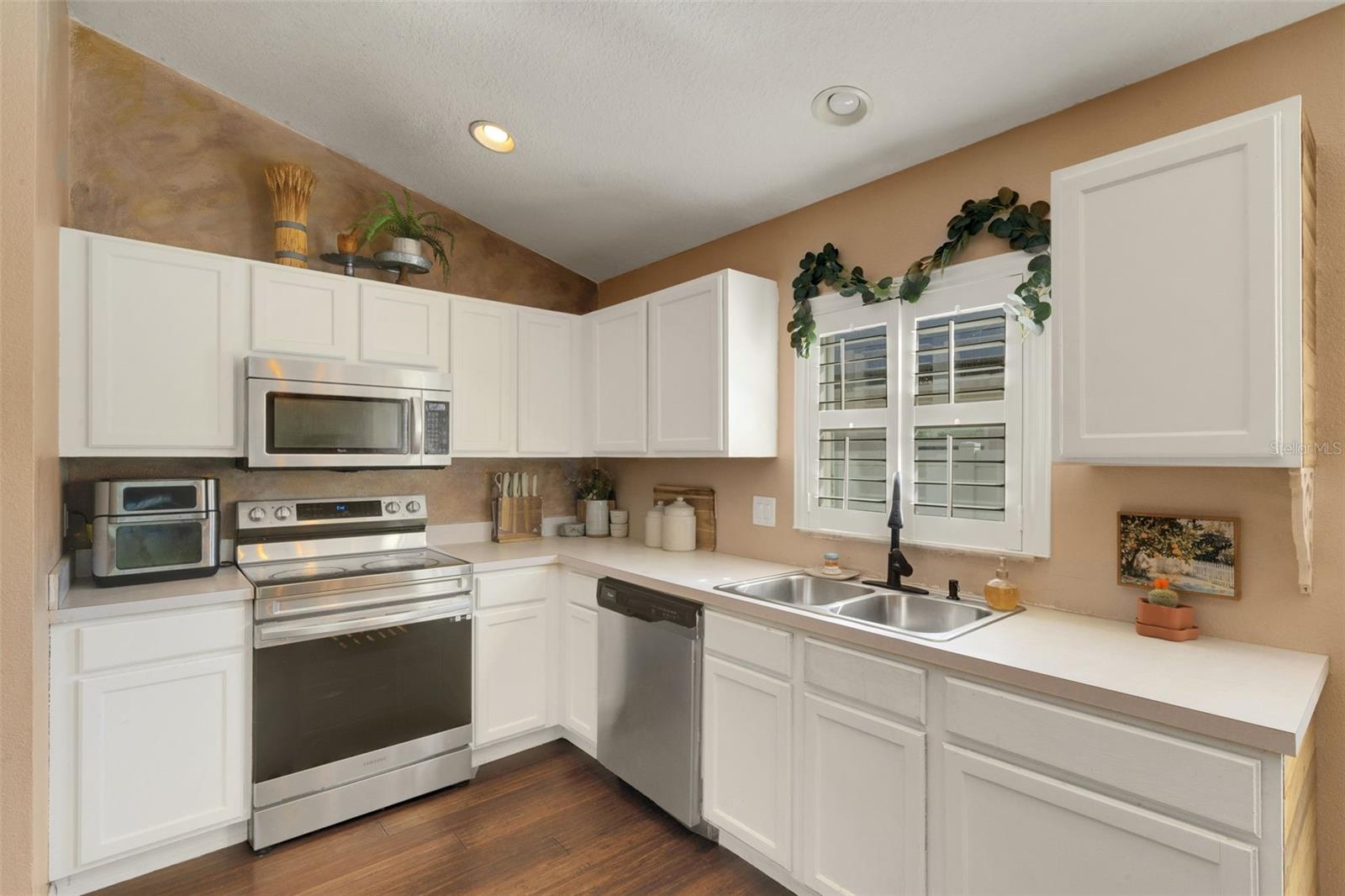 Listing photo id 7 for 11567 Misty Isle Lane