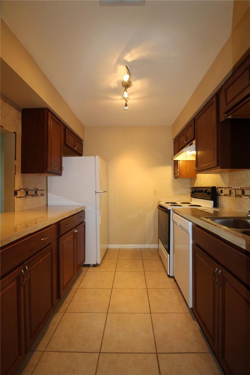 Image 2 of 19 For 5509 Fountain Lake Circle C205