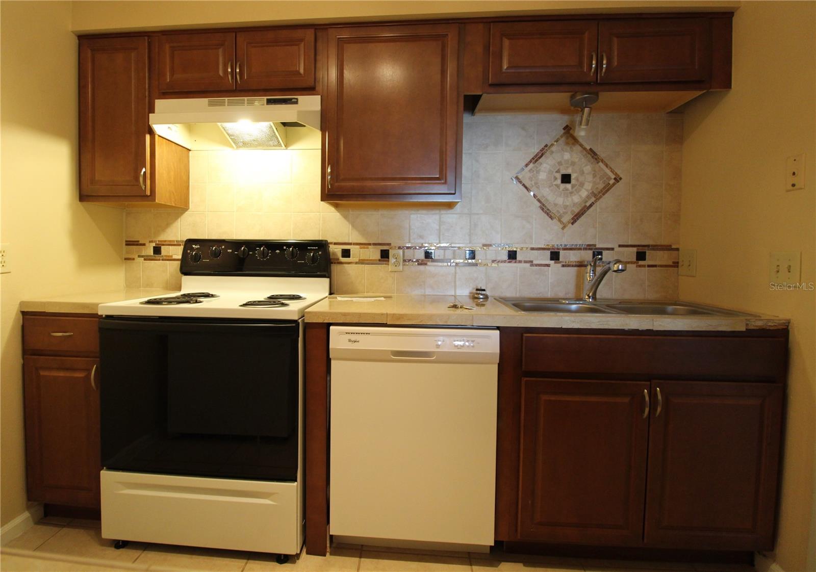 Image 4 of 19 For 5509 Fountain Lake Circle C205