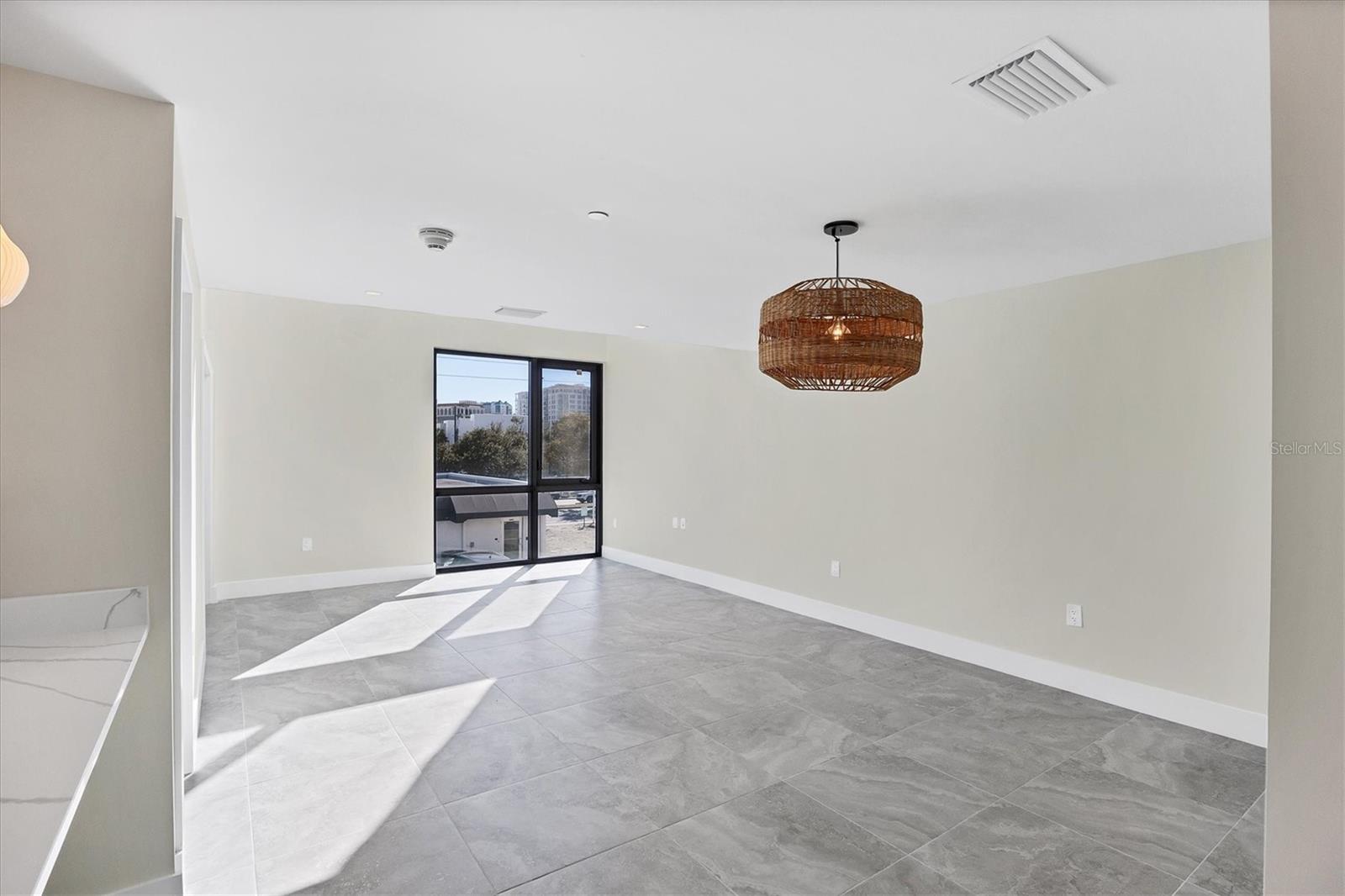 Image 10 of 33 For 1558 4th Street 216