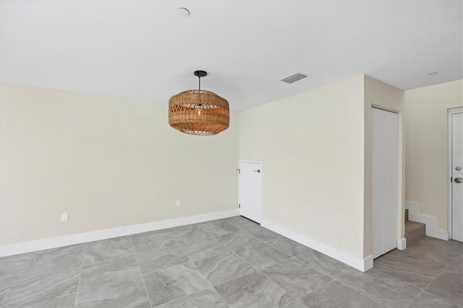 Image 11 of 33 For 1558 4th Street 216