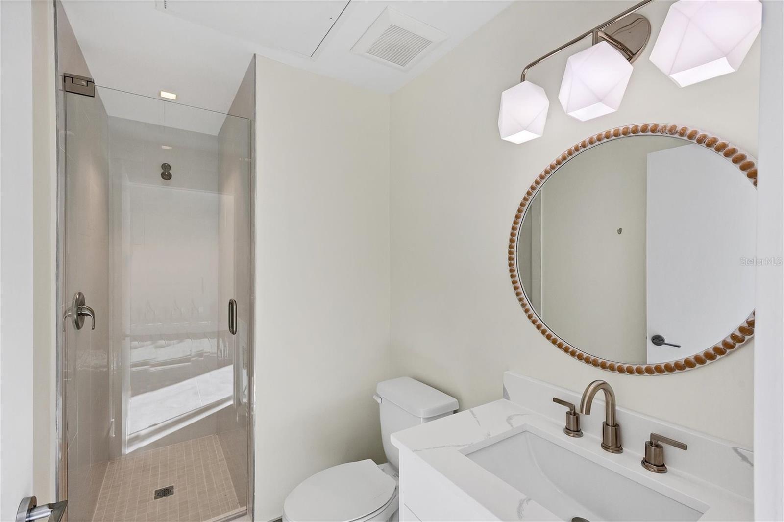 Image 15 of 33 For 1558 4th Street 216