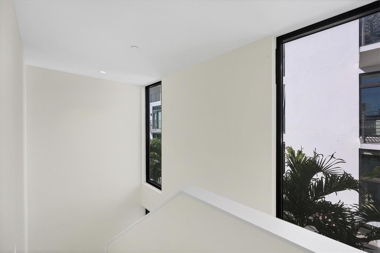 Image 17 of 33 For 1558 4th Street 216