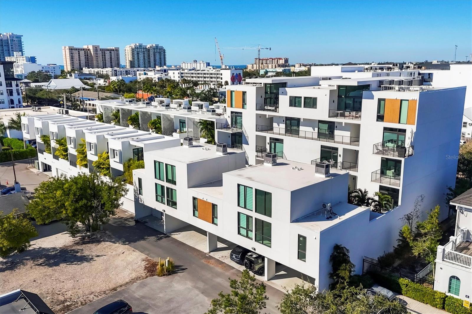 Image 27 of 33 For 1558 4th Street 216