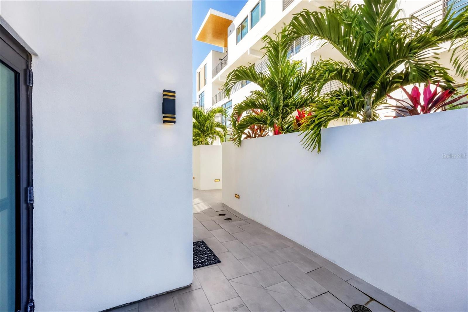 Image 6 of 33 For 1558 4th Street 216