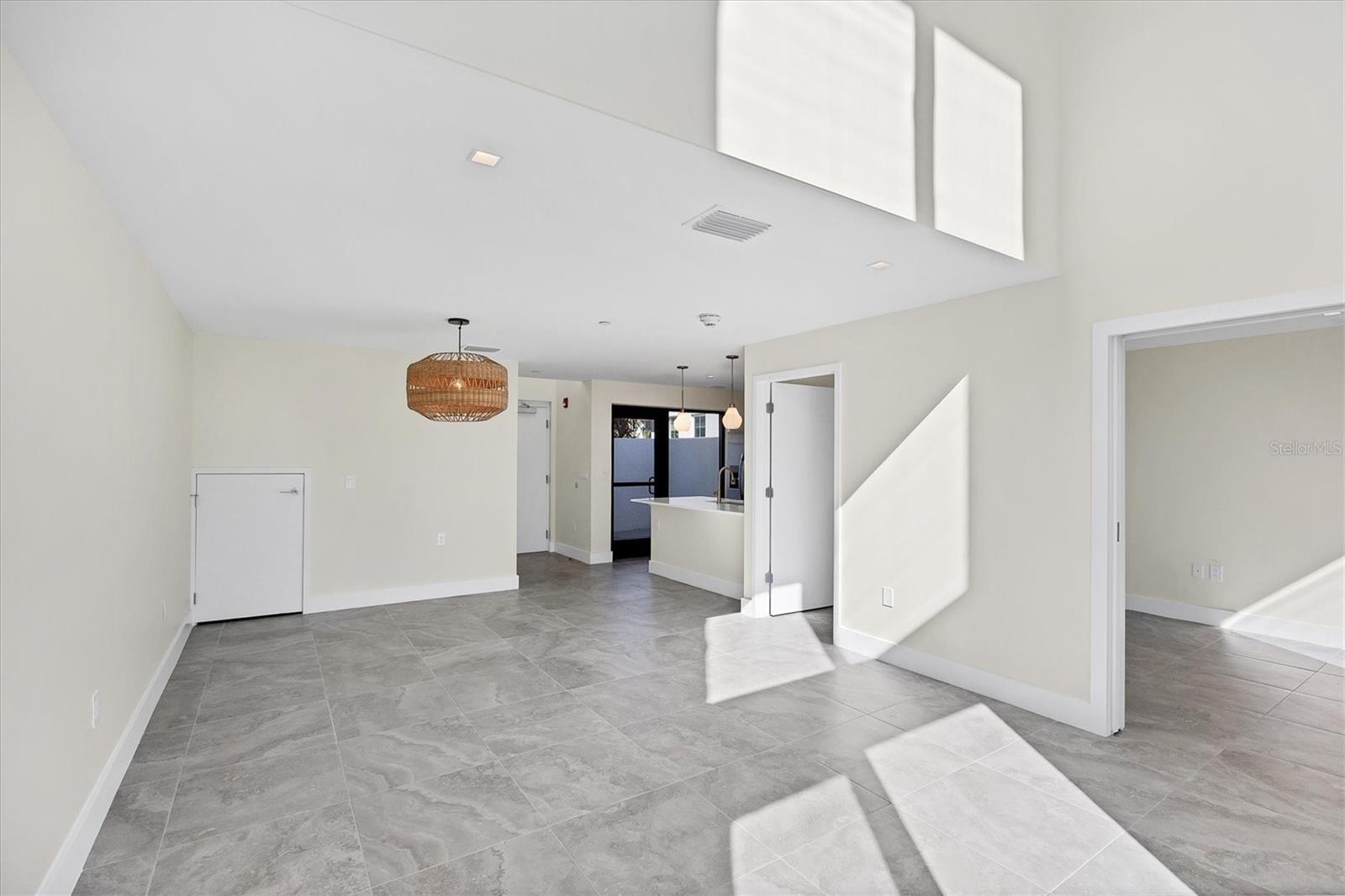 Image 8 of 33 For 1558 4th Street 216