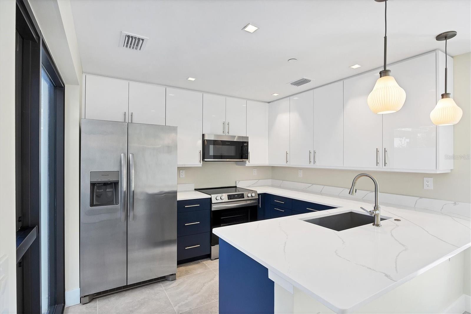 Image 9 of 33 For 1558 4th Street 216