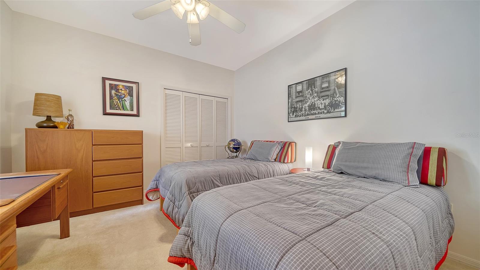 Image 18 of 39 For 3933 Chatsworth Greene  50
