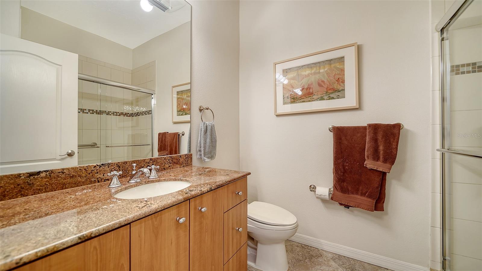 Image 19 of 39 For 3933 Chatsworth Greene  50