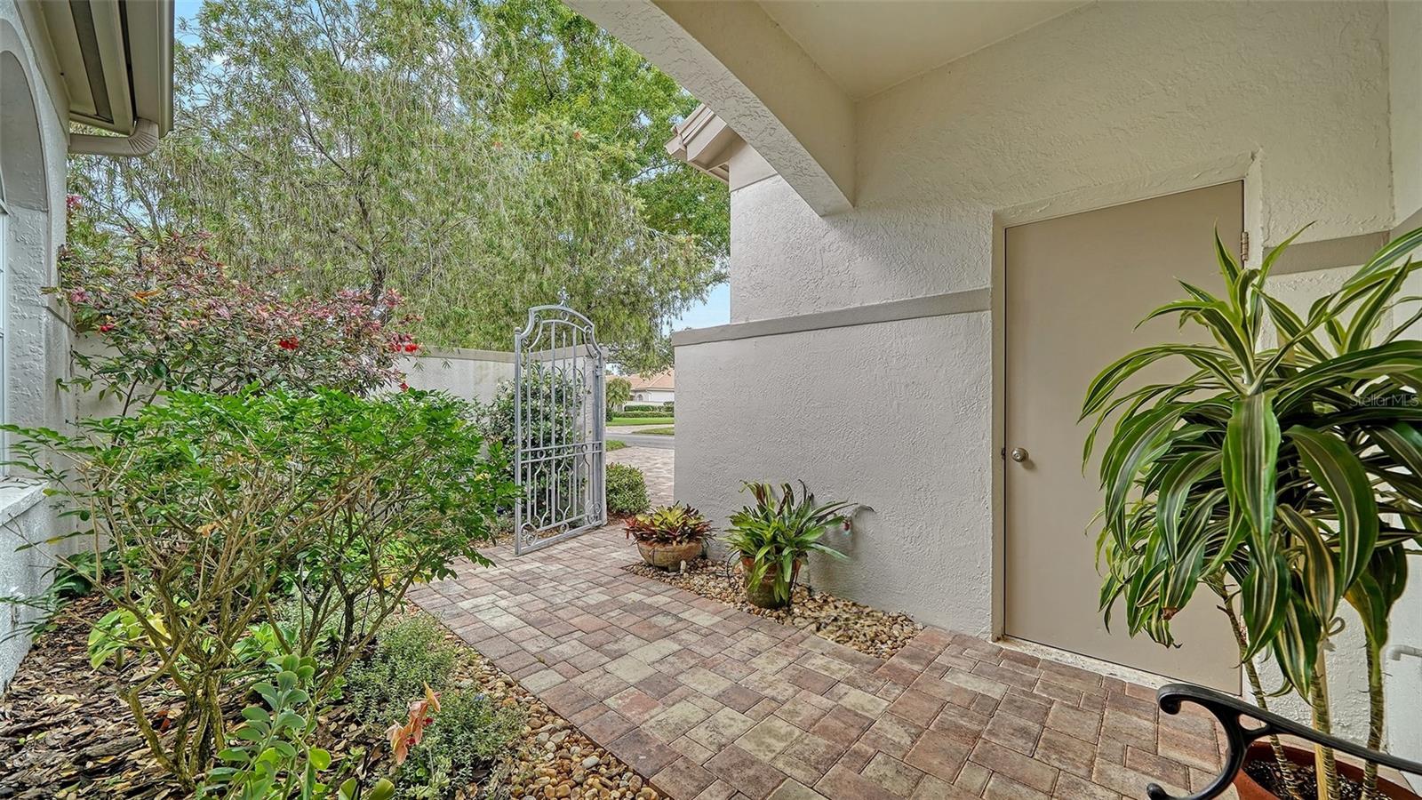 Image 20 of 39 For 3933 Chatsworth Greene  50