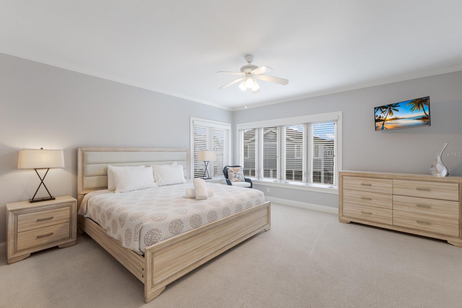 Image 17 of 38 For 847 Evergreen Way