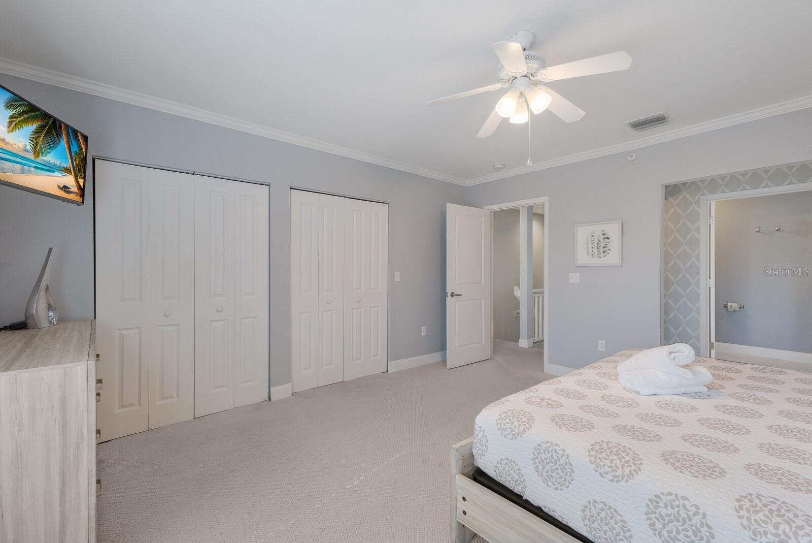 Image 18 of 38 For 847 Evergreen Way