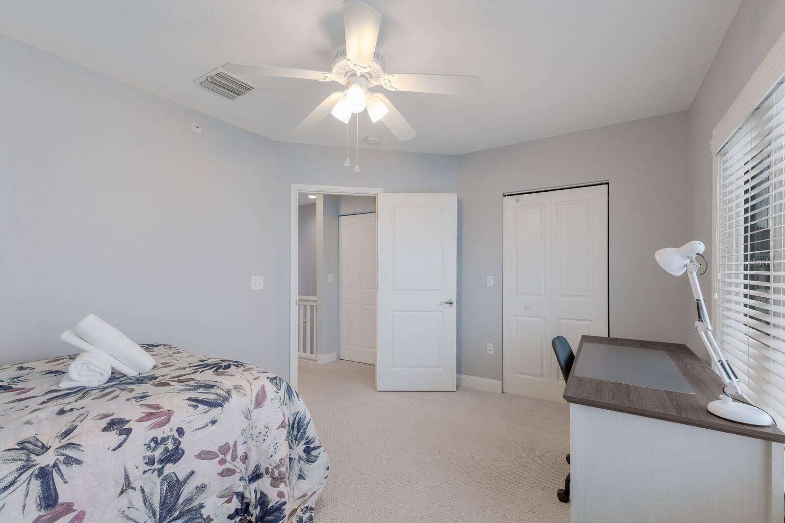 Image 22 of 38 For 847 Evergreen Way