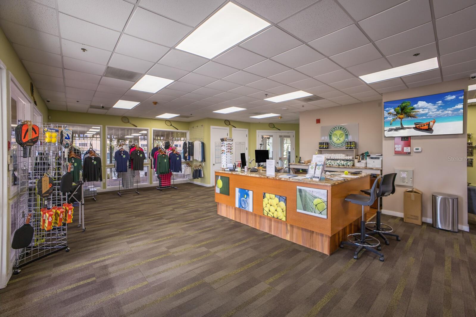 Image 28 of 38 For 847 Evergreen Way