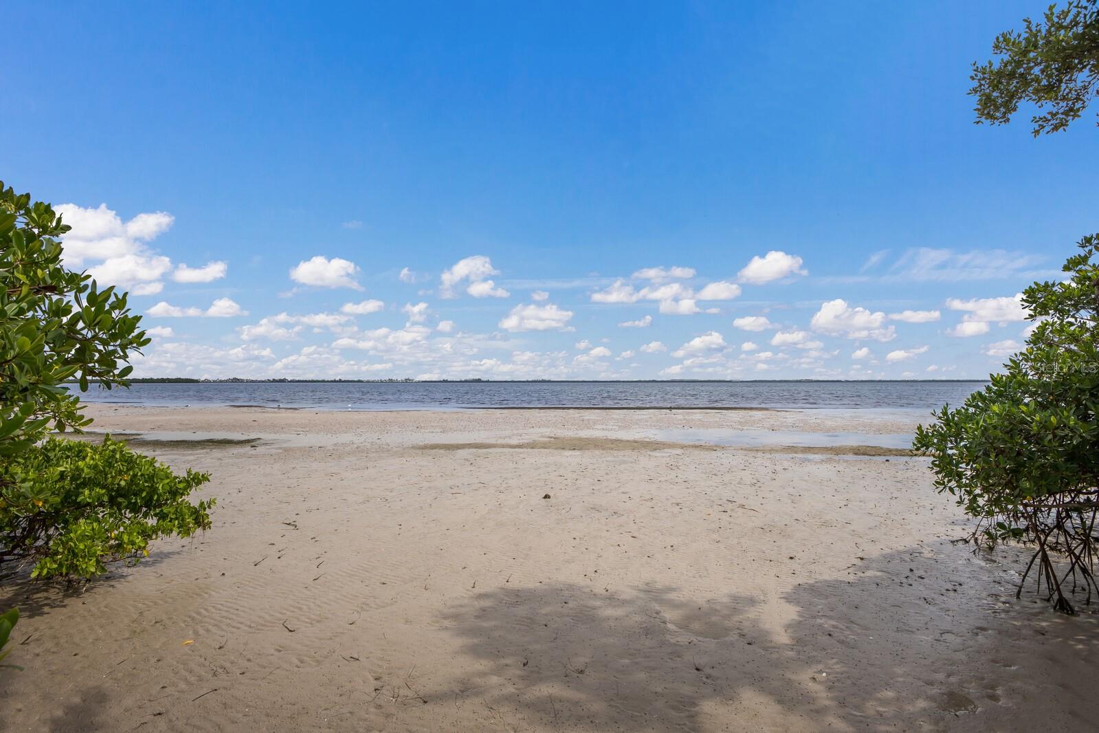 Image 37 of 38 For 847 Evergreen Way