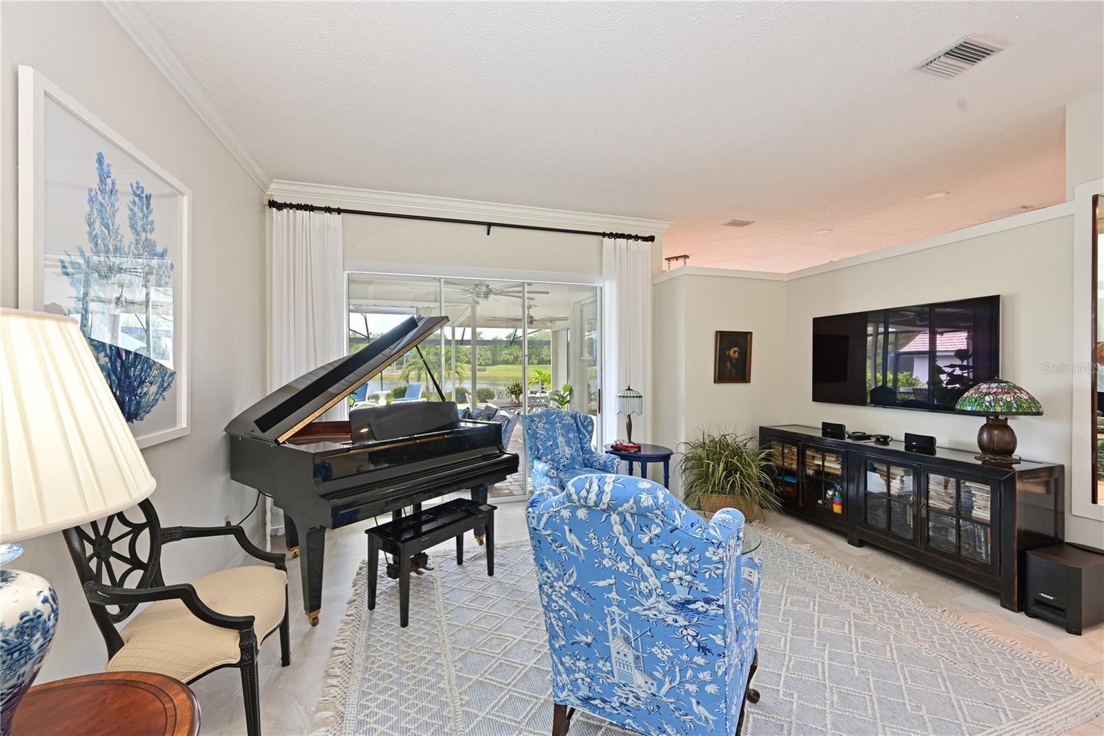 Image 11 of 89 For 6415 Turners Gap Road