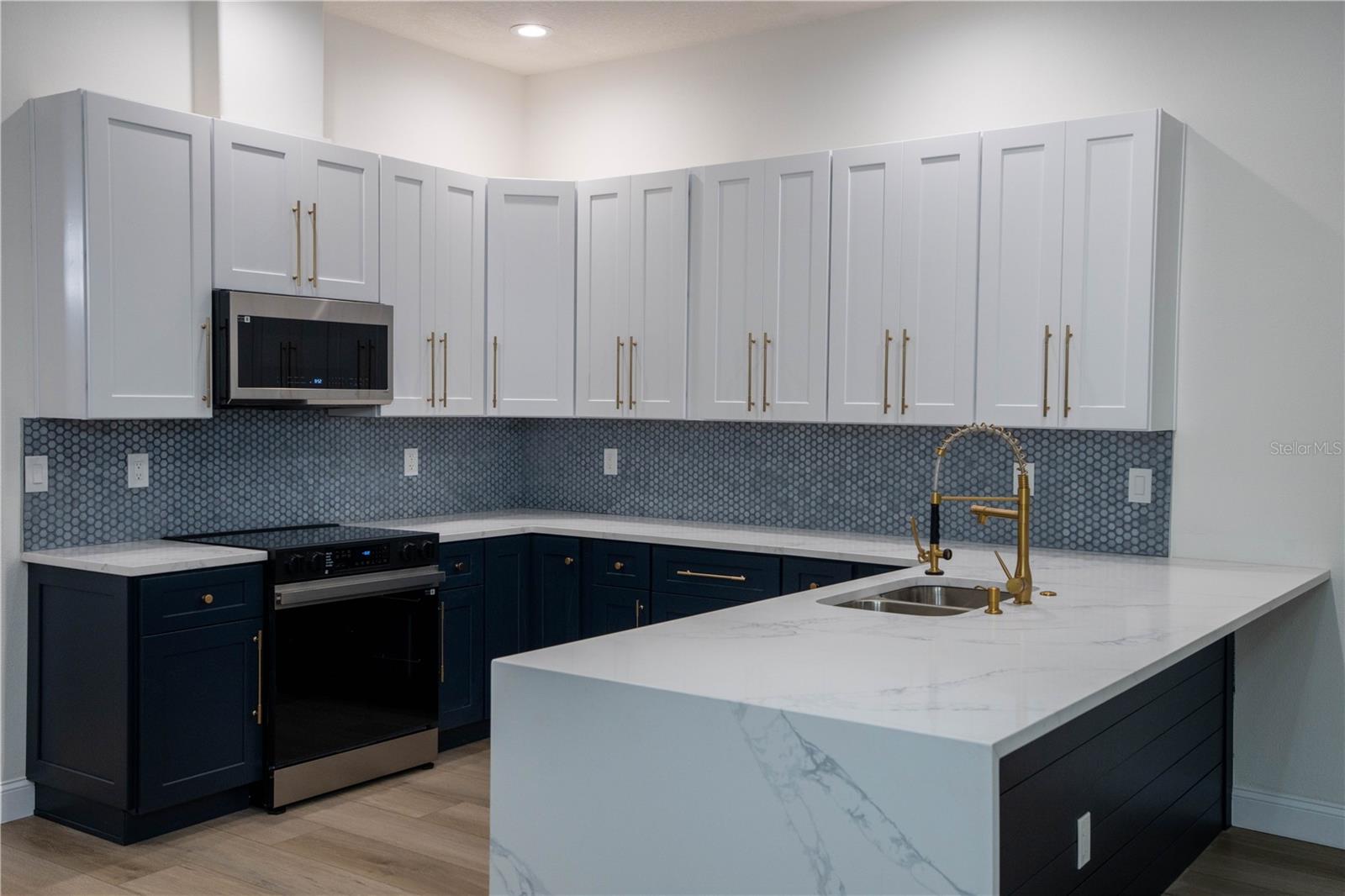 Image 17 of 64 For 5402 60th Street E