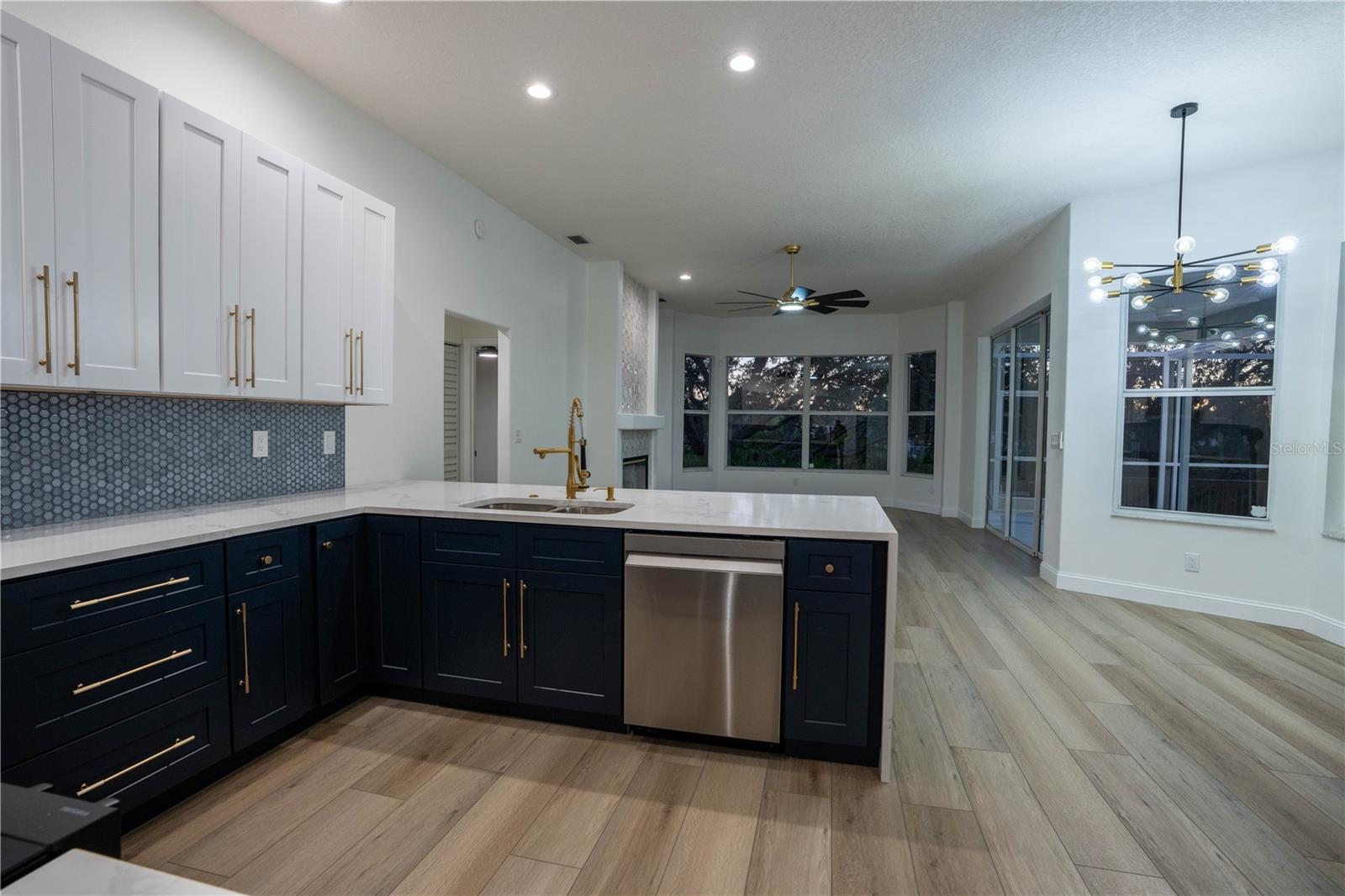 Image 21 of 64 For 5402 60th Street E