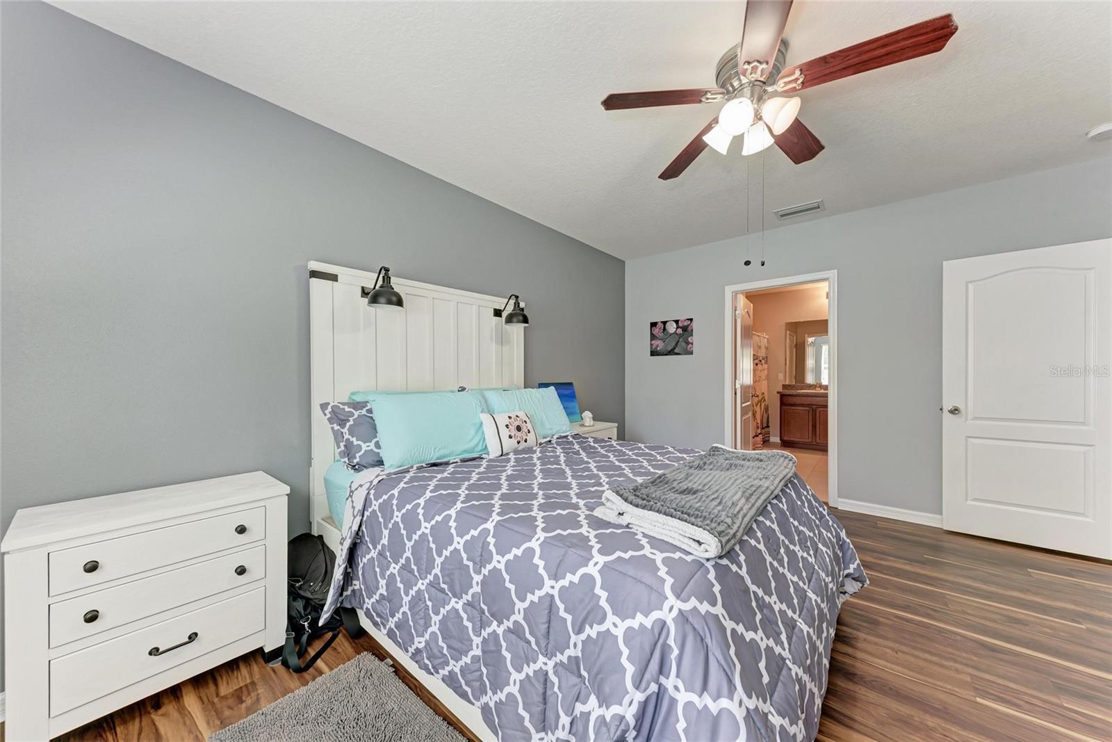 Image 16 of 47 For 5809 71st Street E