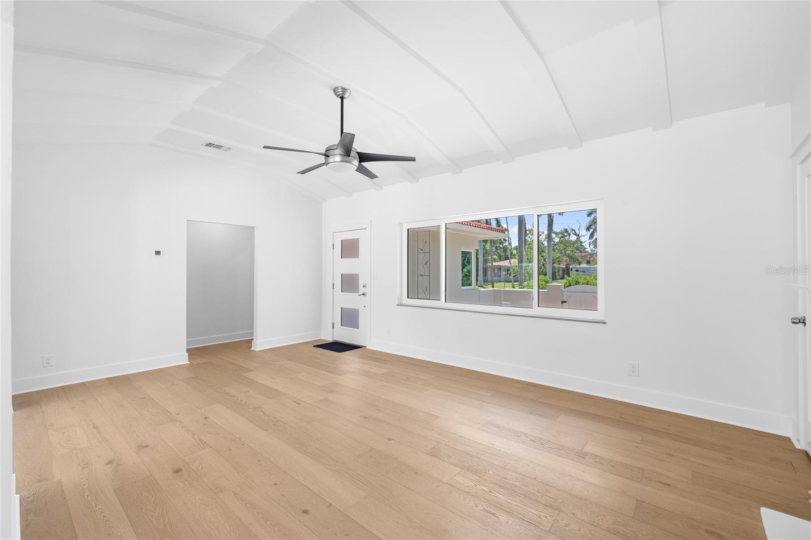 Image 10 of 65 For 860 Snell Isle Boulevard Ne