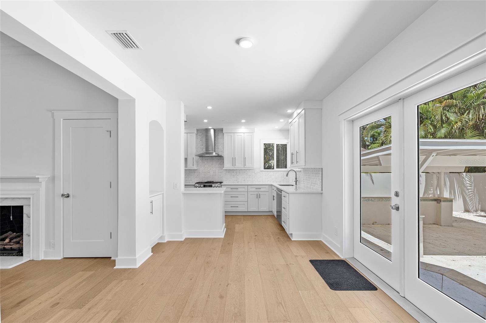 Image 13 of 65 For 860 Snell Isle Boulevard Ne
