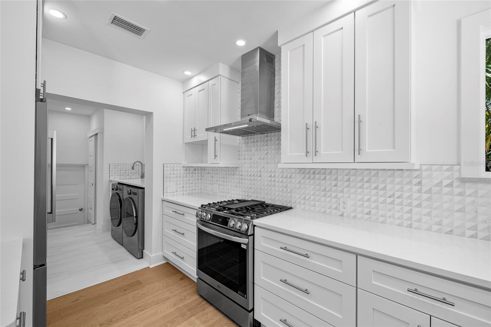 Image 19 of 65 For 860 Snell Isle Boulevard Ne