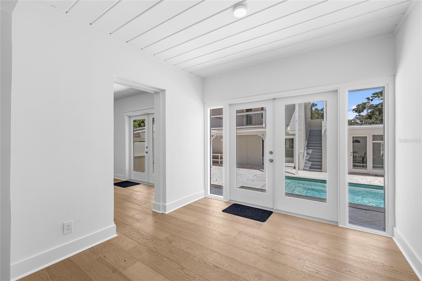 Image 28 of 65 For 860 Snell Isle Boulevard Ne