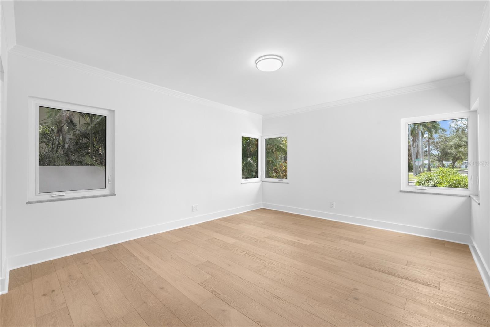 Image 30 of 65 For 860 Snell Isle Boulevard Ne