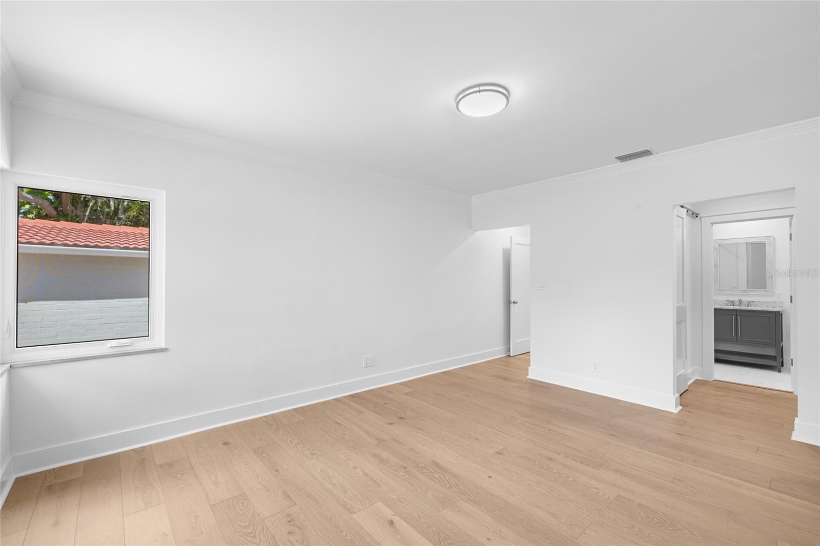 Image 33 of 65 For 860 Snell Isle Boulevard Ne