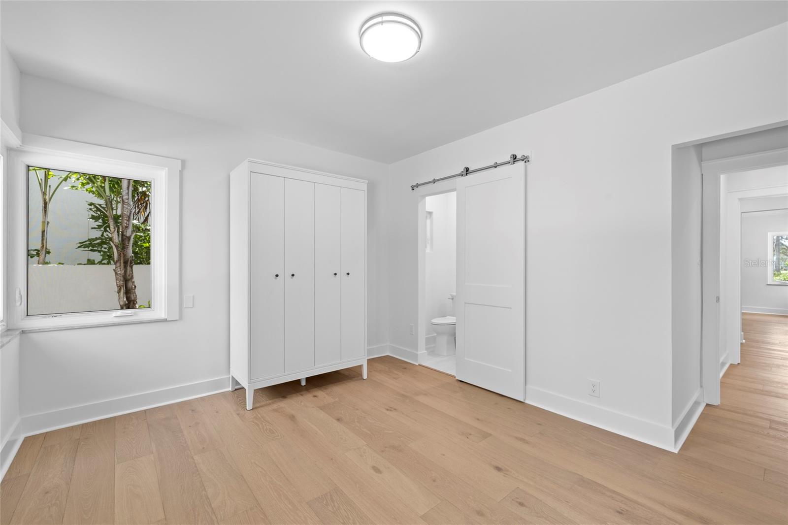 Image 37 of 65 For 860 Snell Isle Boulevard Ne