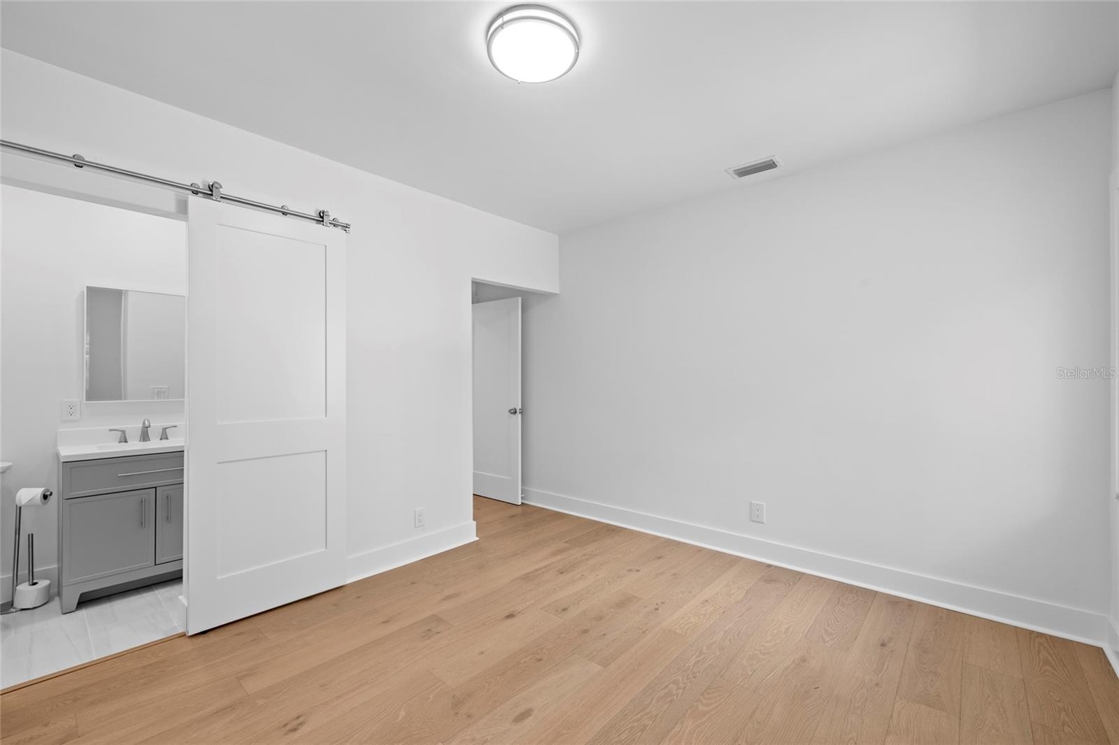 Image 38 of 65 For 860 Snell Isle Boulevard Ne
