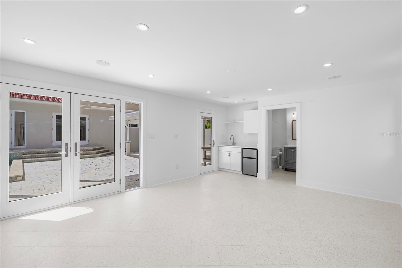 Image 51 of 65 For 860 Snell Isle Boulevard Ne