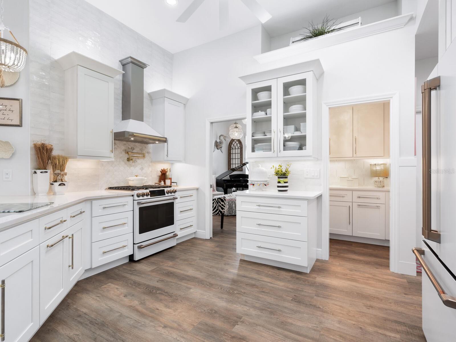 Image 10 of 44 For 8600 Woodbriar Drive