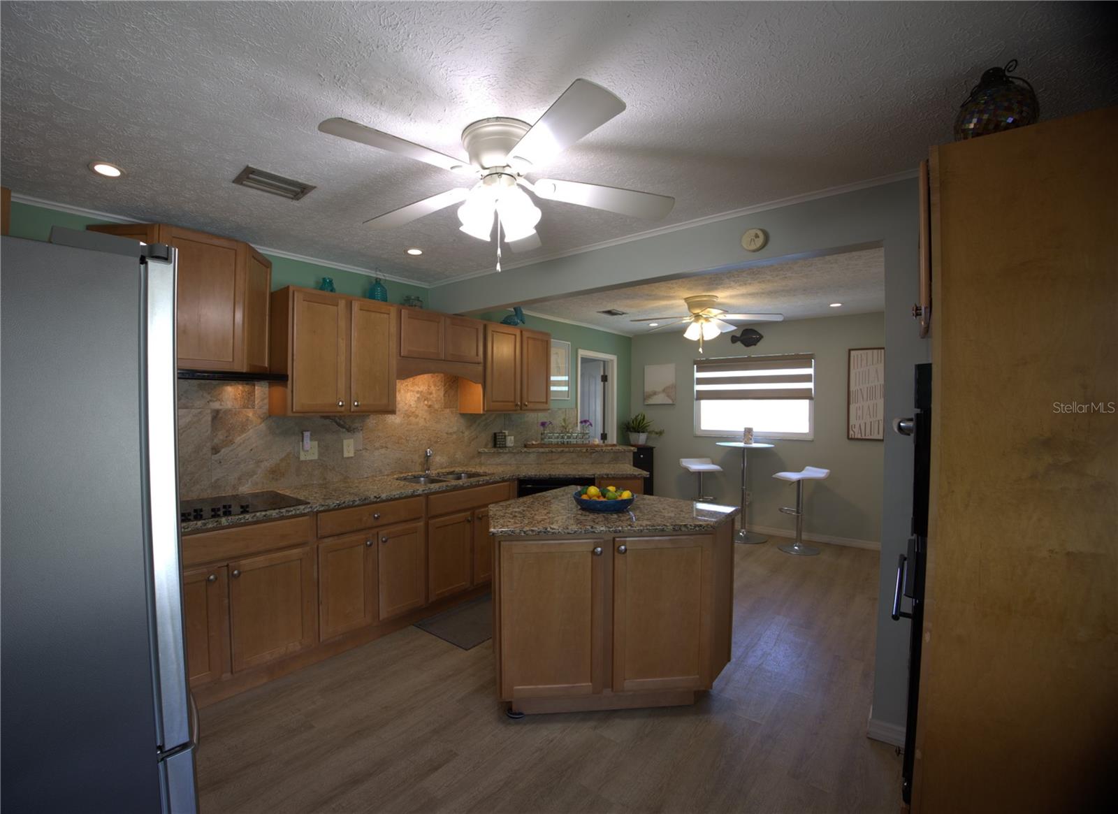 Image 3 of 30 For 113 Colonia Lane W