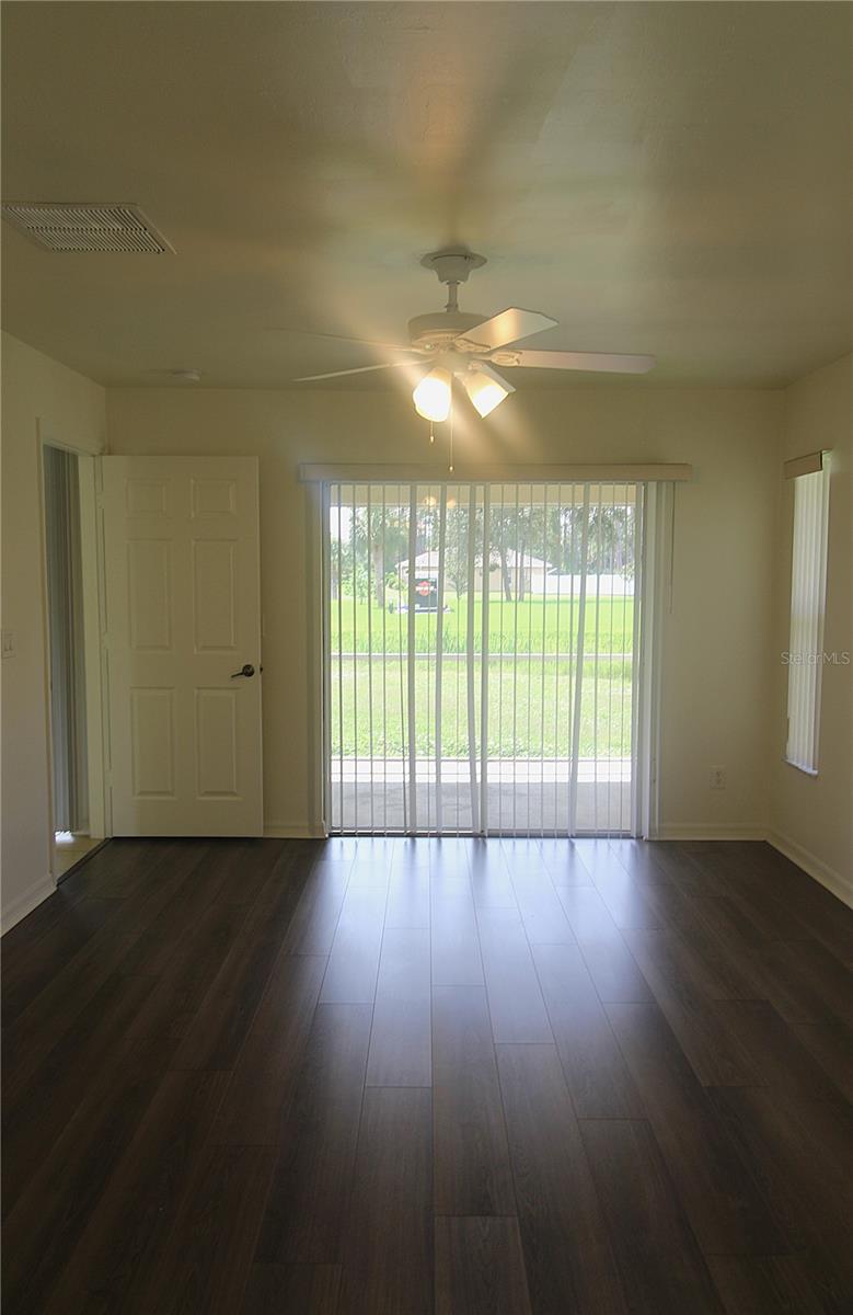 Image 10 of 25 For 1489 Exchange Avenue