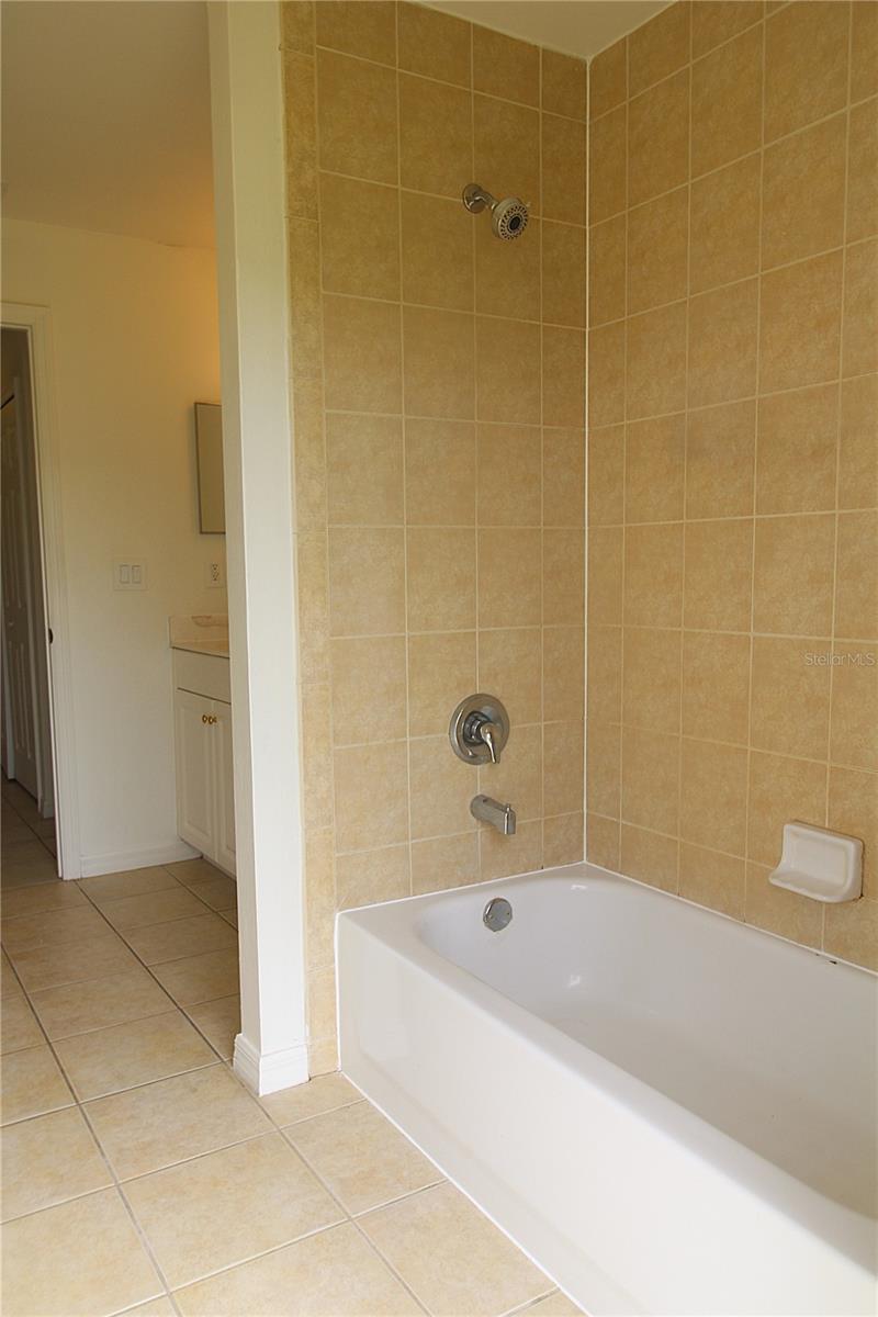 Image 16 of 25 For 1489 Exchange Avenue