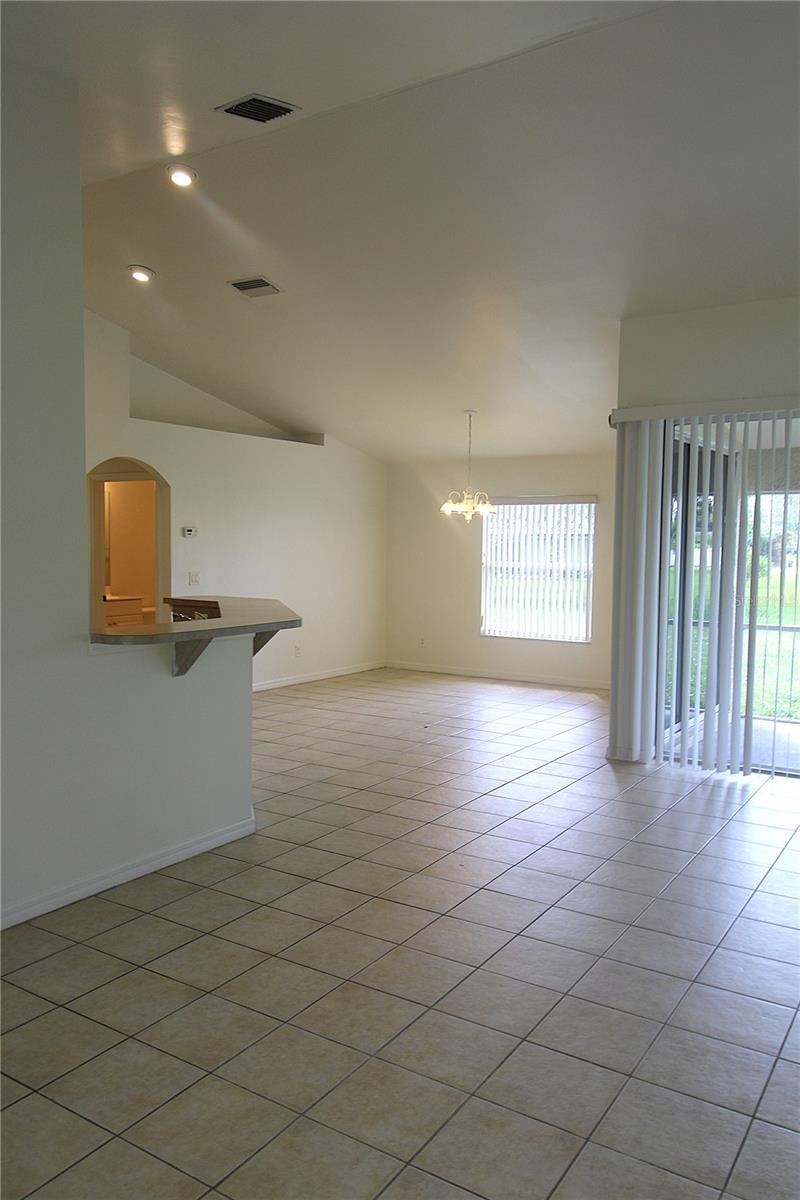 Image 6 of 25 For 1489 Exchange Avenue