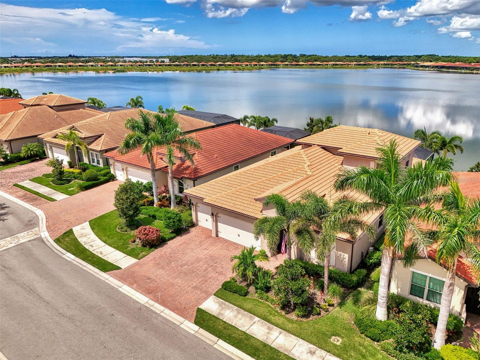 Image 5 of 99 For 259 Toscavilla Boulevard
