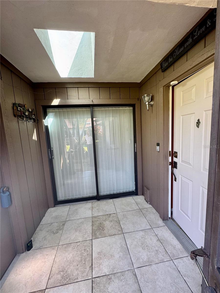 Image 2 of 25 For 374 Oak Hill Drive 37