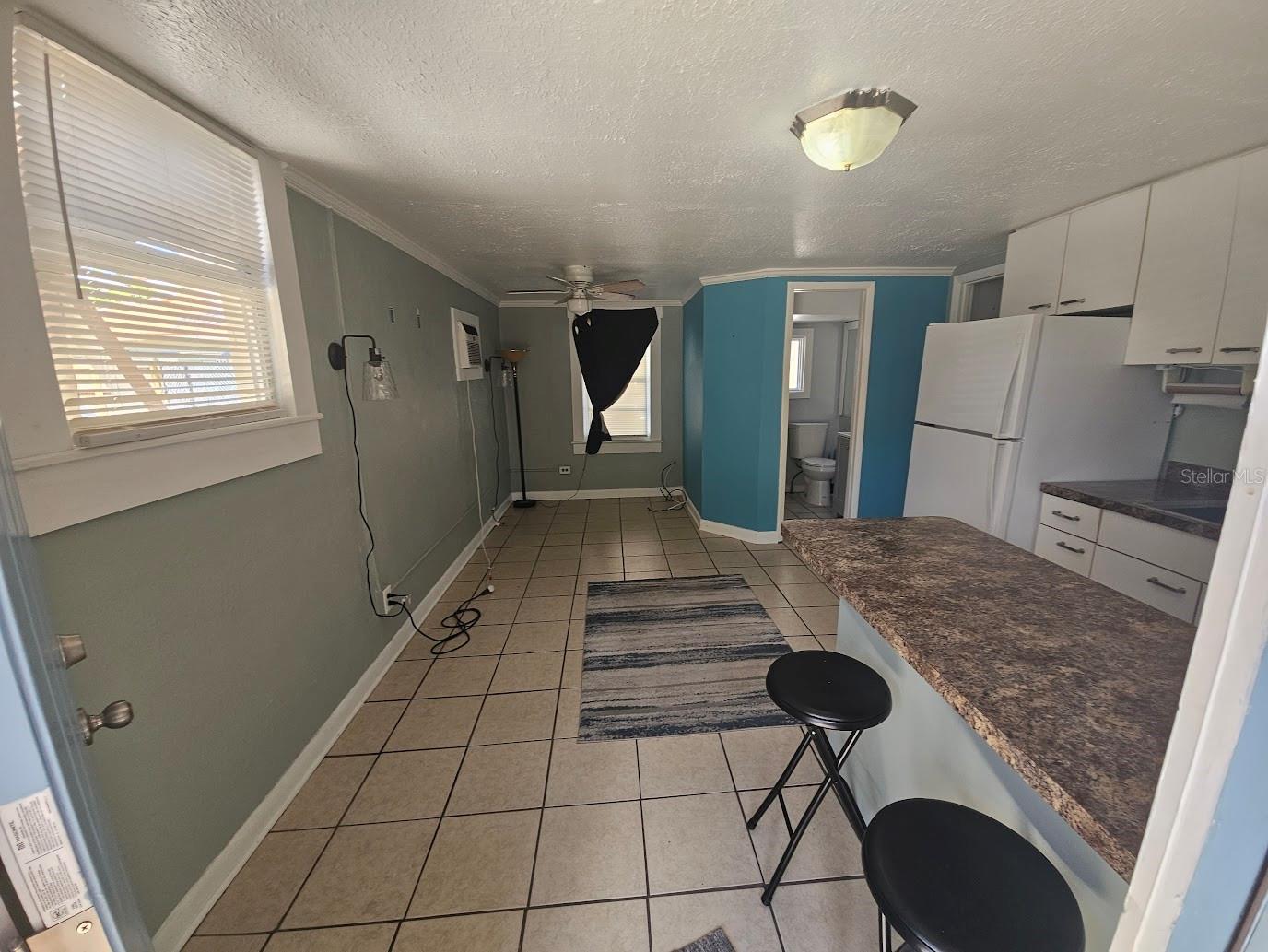 Image 3 of 7 For 2110 7th Avenue W