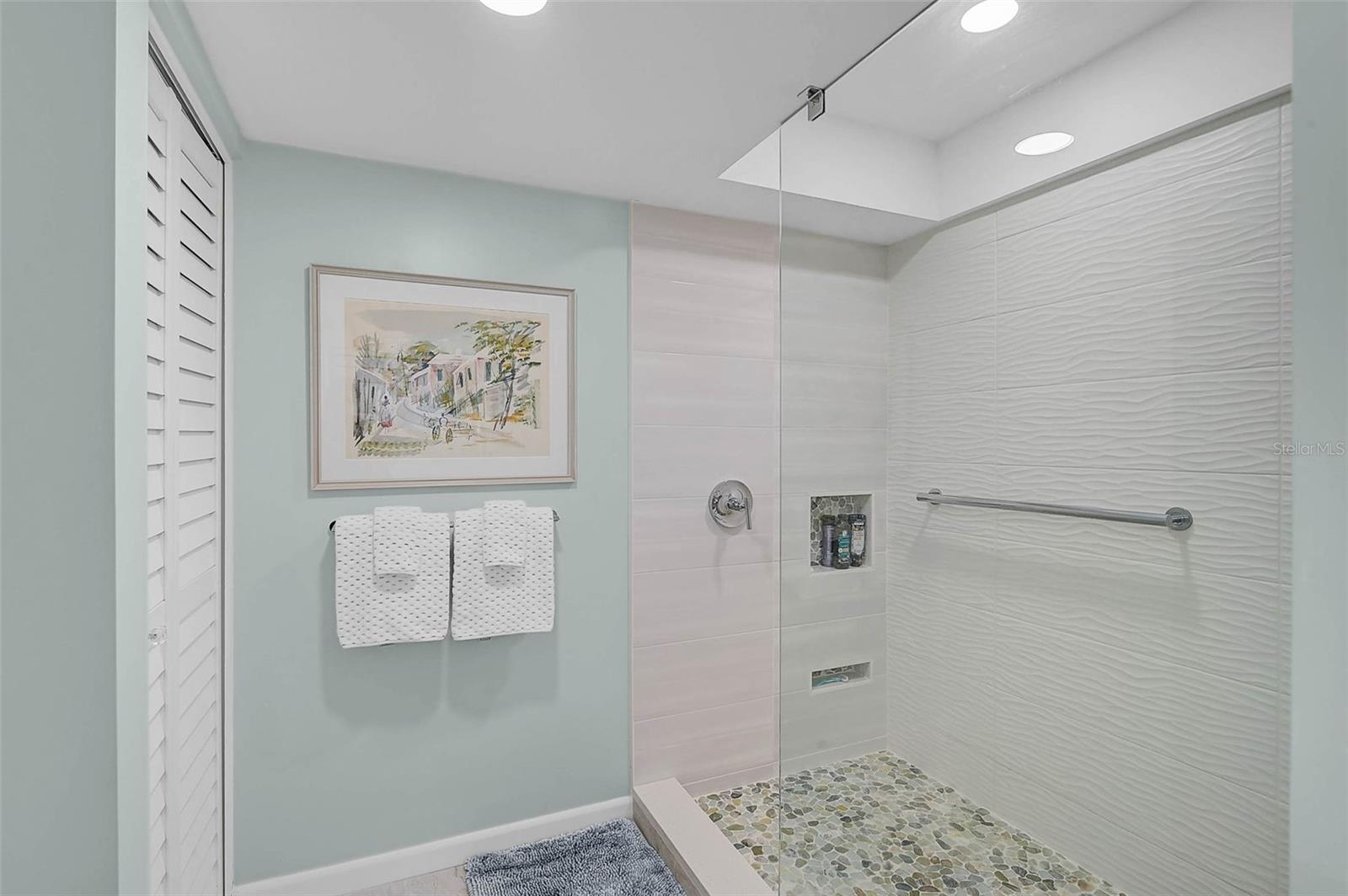 Image 20 of 58 For 888 Blvd Of The Arts  1704