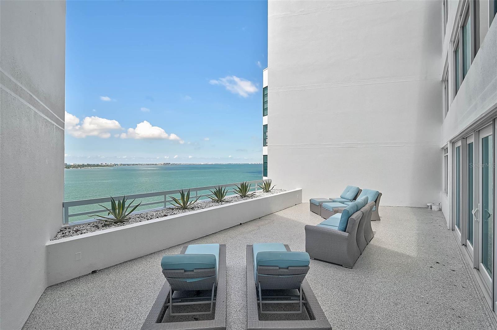 Image 38 of 58 For 888 Blvd Of The Arts  1704